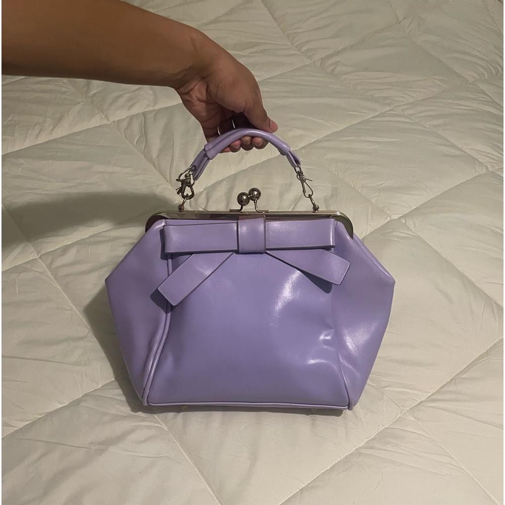 Light purple/ lilac ball clasp purse